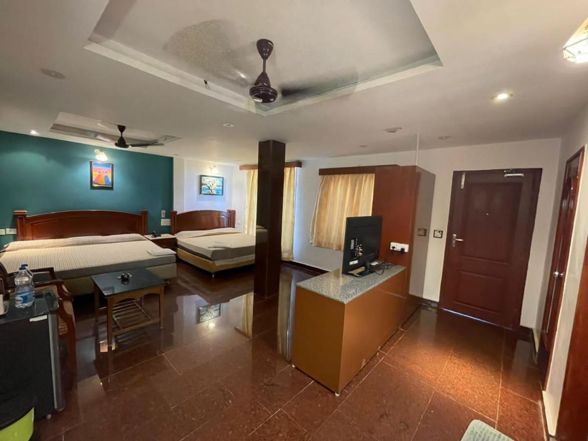 Hotel Bay Treasure Mahabalipuram Exteriör bild